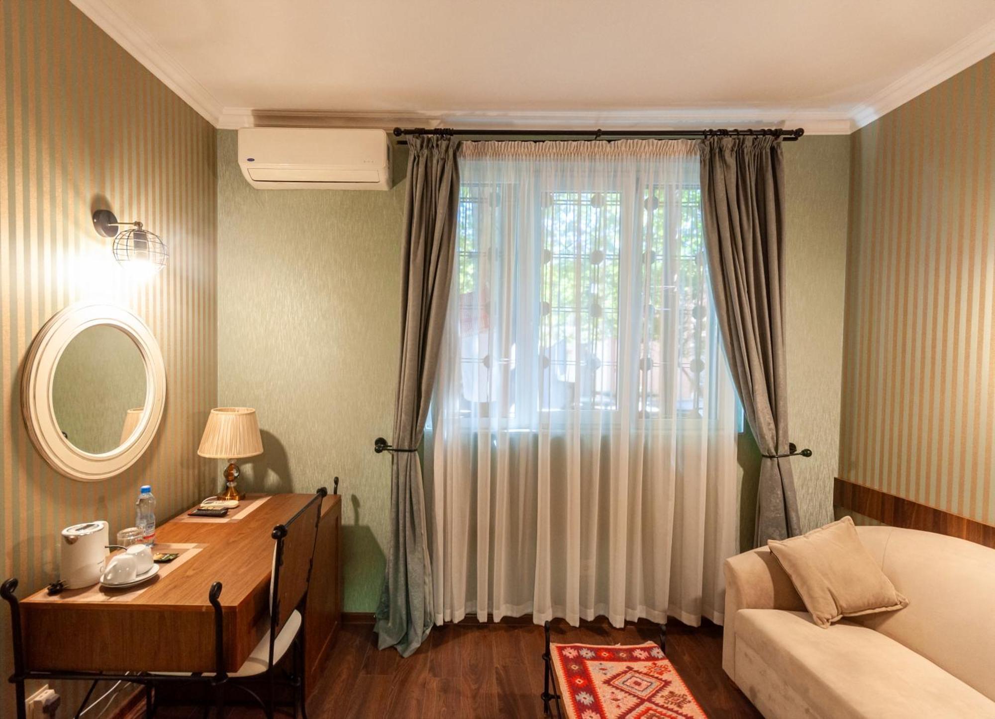Wine Story Hotel & Club Tbilisi ภายนอก รูปภาพ