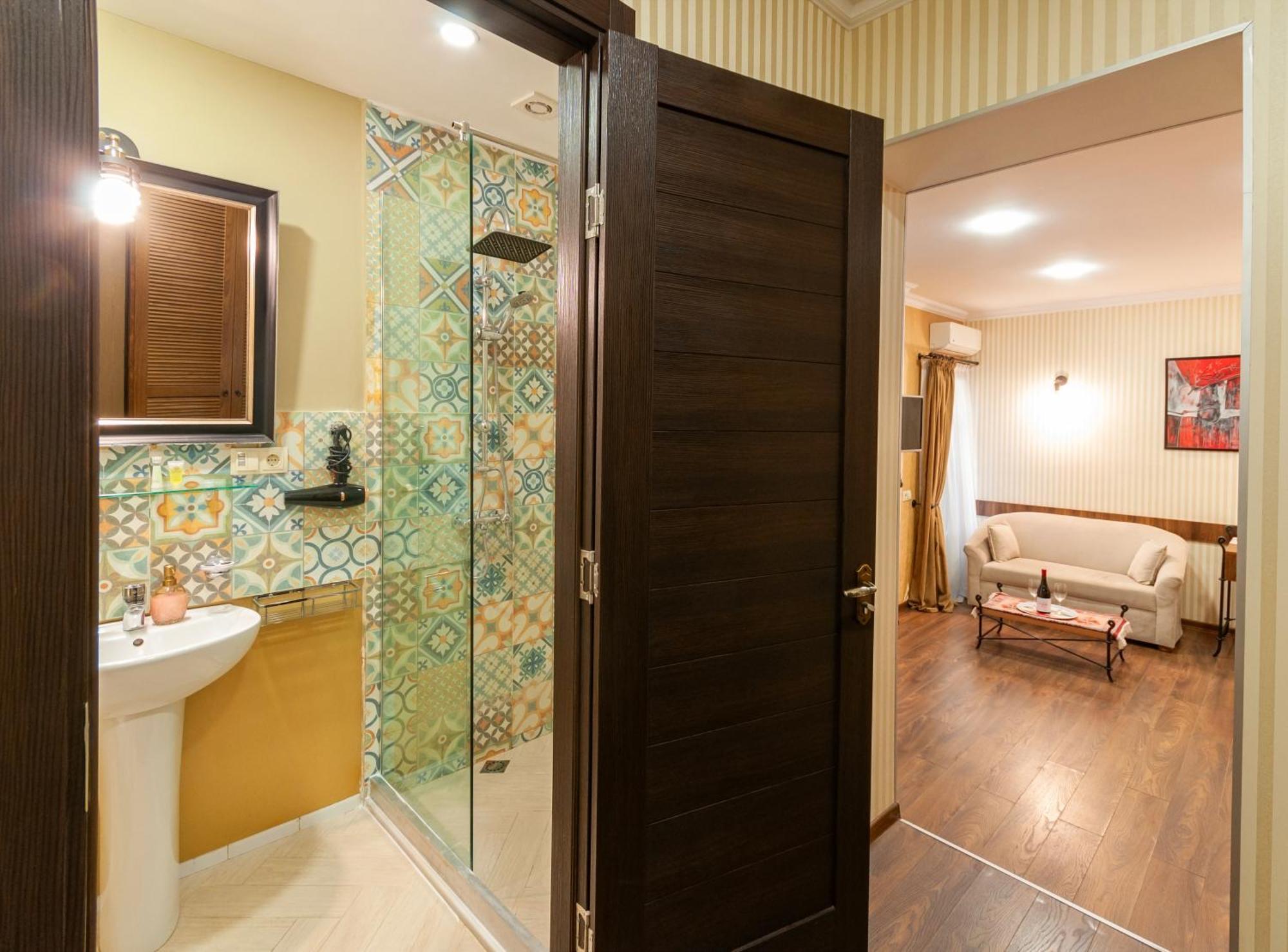 Wine Story Hotel & Club Tbilisi ภายนอก รูปภาพ